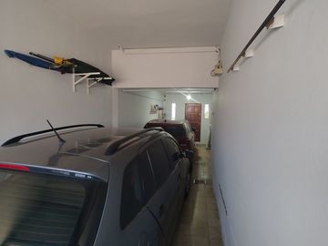 VENTA CASA 3 AMB COCHERAS/QUINCHO PATIO AVELLANEDA