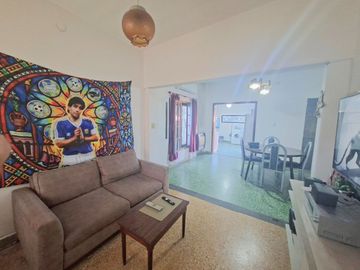 VENTA CASA 3 AMB CON PATIO Y LOCAL, BERAZATEGUI