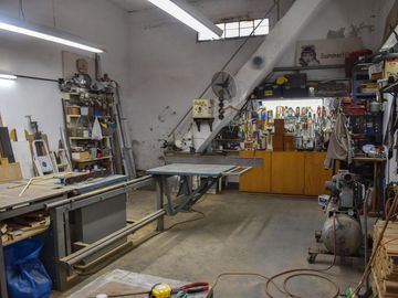 Venta galpón con oficina barrrio Azcuenaga