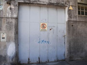 Venta galpón con oficina barrrio Azcuenaga