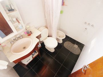VENTA CASA CON LOCAL VILLA LYNCH SAN MARTIN