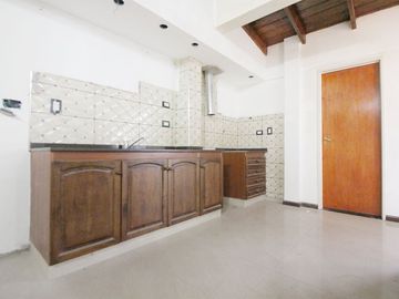 VENTA CASA CON LOCAL VILLA LYNCH SAN MARTIN