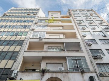VENTA MONOAMBIENTE CON BALCON EN TRIBUNALES