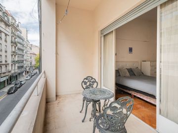 VENTA MONOAMBIENTE CON BALCON EN TRIBUNALES