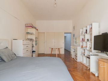 VENTA MONOAMBIENTE CON BALCON EN TRIBUNALES