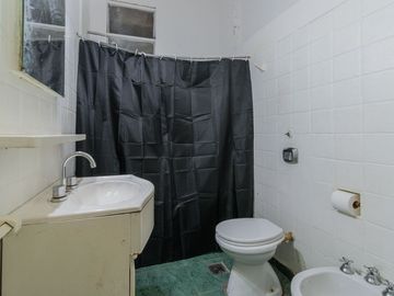 VENTA MONOAMBIENTE CON BALCON EN TRIBUNALES