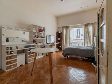 VENTA MONOAMBIENTE CON BALCON EN TRIBUNALES