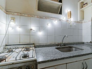 VENTA MONOAMBIENTE CON BALCON EN TRIBUNALES
