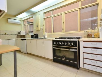 Alquiler 4 amb. cochera SIN MUEBLES Barrancas