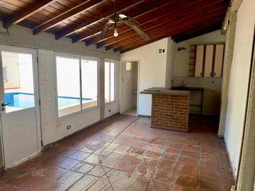 VENTA CASA 4 AMBIENTES ADROGUE + DEPARTAMENTO 4 AM
