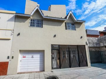 VENTA CASA 6 AMB CON JARDIN Y TERRAZA V. URQUIZA