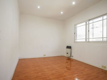 VENTA CASA 6 AMB CON JARDIN Y TERRAZA V. URQUIZA