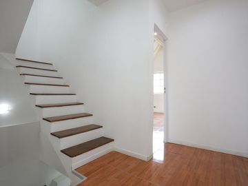 VENTA CASA 6 AMB CON JARDIN Y TERRAZA V. URQUIZA