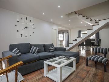 VENTA CASA 6 AMB CON JARDIN Y TERRAZA V. URQUIZA