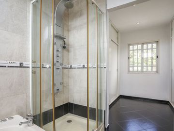 VENTA CASA 6 AMB CON JARDIN Y TERRAZA V. URQUIZA