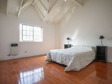 VENTA CASA 6 AMB CON JARDIN Y TERRAZA V. URQUIZA