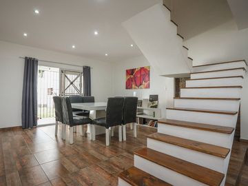VENTA CASA 6 AMB CON JARDIN Y TERRAZA V. URQUIZA