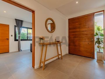 Venta casa con jardin y pileta en la Josefina