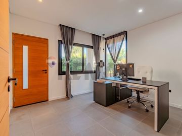 Venta casa con jardin y pileta en la Josefina
