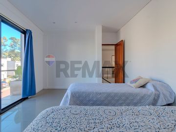 Venta casa con jardin y pileta en la Josefina