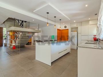 Venta casa con jardin y pileta en la Josefina