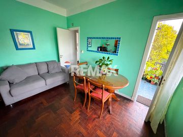 VENDEMOS HERMOSO DPTO. DE 2 AMBIENTES EN FLORES