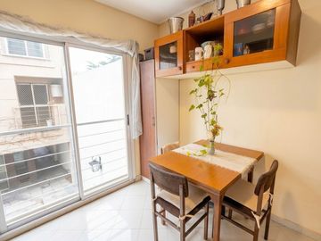 2  1/2Amb c/ 2 Balcones y Cochera en Vicente López