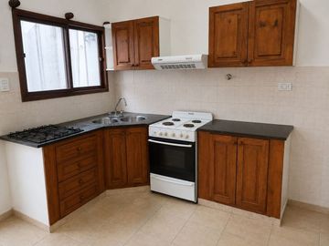 Departamento 2 ambientes con patio sin expensas