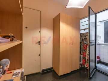 Venta 4 ambientes y gran patio Recoleta