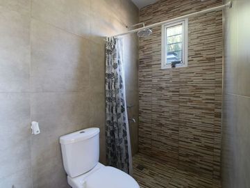 CASA 4 AMB CON QUINCHO Y PILETA EN CIUDAD EVITA