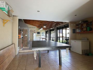 CASA 4 AMB CON QUINCHO Y PILETA EN CIUDAD EVITA