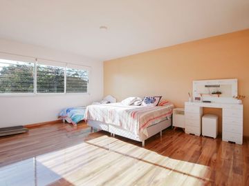 CASA 4 AMB CON QUINCHO Y PILETA EN CIUDAD EVITA