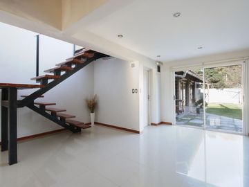 CASA 4 AMB CON QUINCHO Y PILETA EN CIUDAD EVITA