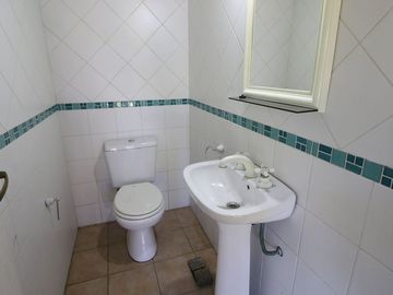 CASA 4 AMB CON QUINCHO Y PILETA EN CIUDAD EVITA