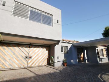 CASA 4 AMB CON QUINCHO Y PILETA EN CIUDAD EVITA