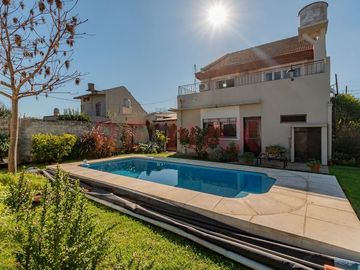 VENTA CASA 6 AMB. MUCHO SOL 3 COCHERAS PADUA SUR
