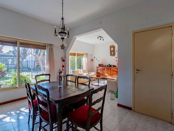 VENTA CASA 6 AMB. MUCHO SOL 3 COCHERAS PADUA SUR