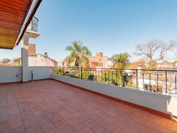 VENTA CASA 6 AMB. MUCHO SOL 3 COCHERAS PADUA SUR