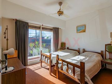 VENTA CASA 6 AMB. MUCHO SOL 3 COCHERAS PADUA SUR