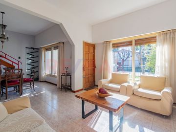 VENTA CASA 6 AMB. MUCHO SOL 3 COCHERAS PADUA SUR