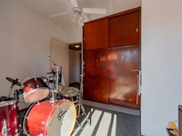 VENTA CASA 6 AMB. MUCHO SOL 3 COCHERAS PADUA SUR