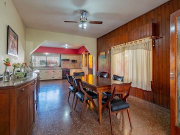 VENTA CASA 6 AMB. MUCHO SOL 3 COCHERAS PADUA SUR