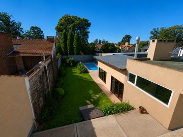CASA CON PILETA Y QUINCHO COLINAS DE PERALTA RAMOS
