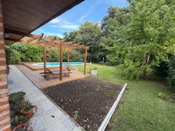 VENTA CASA 4 AMBIENTES PILETA PARRILLA GROSELLAR
