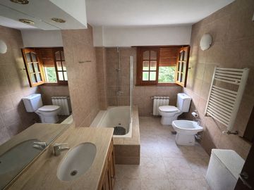 VENTA CASA 4 AMBIENTES PILETA PARRILLA GROSELLAR
