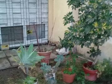 Casa venta tres ambientes a 50 mts de Av. Sucre