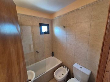 VENTA CASA HARAS DEL SUR 1 CON PILETA LOTE 2050 M2