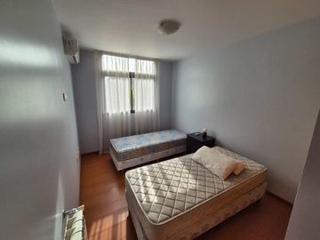 VENTA CASA HARAS DEL SUR 1 CON PILETA LOTE 2050 M2