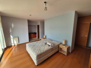 VENTA CASA HARAS DEL SUR 1 CON PILETA LOTE 2050 M2
