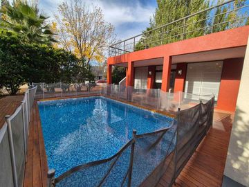 VENTA CASA HARAS DEL SUR 1 CON PILETA LOTE 2050 M2